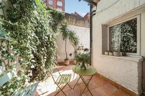 2 bedroom flat for sale, Hatherley Grove, Bayswater, London, W2