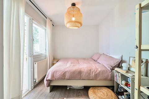 2 bedroom flat for sale, Hatherley Grove, Bayswater, London, W2