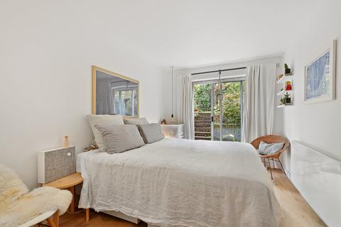 2 bedroom flat for sale, Sulgrave Road, Hammersmith, London, W6