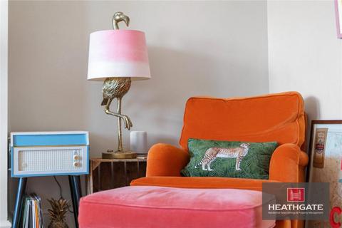 1 bedroom flat for sale, Cannon Place Hampstead Village NW3