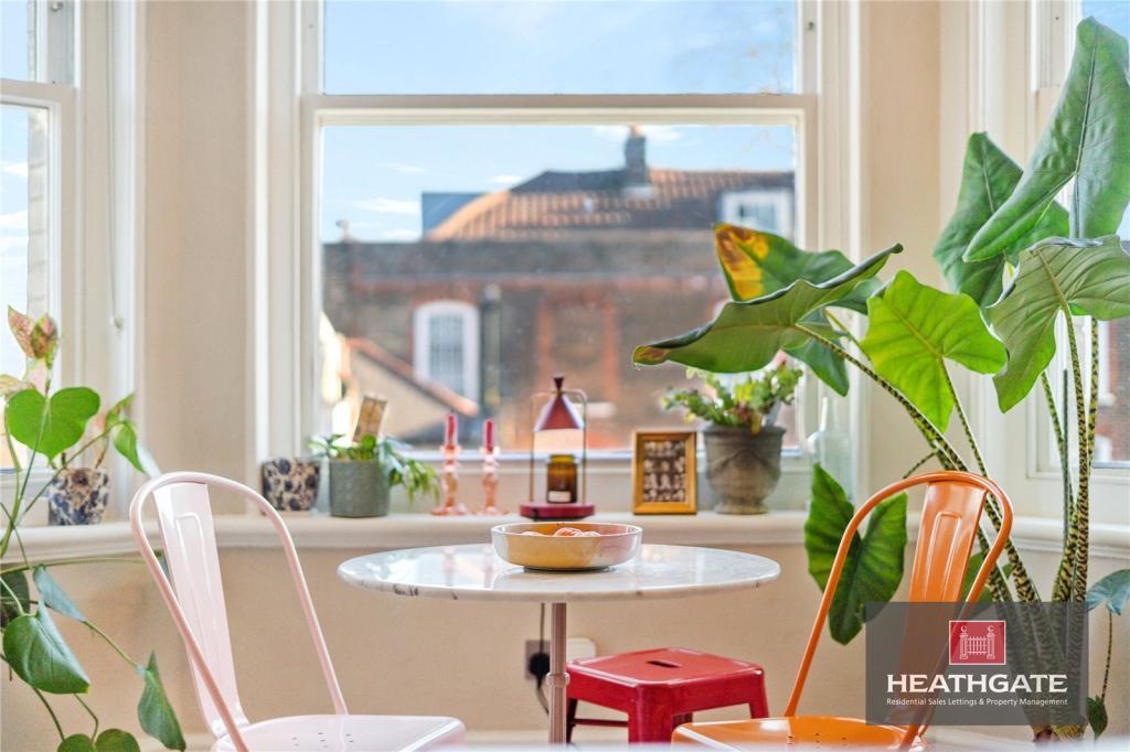 Cannon-place-hampstead-village-nw3