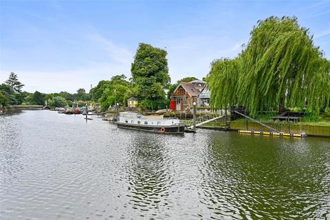 undefined, King Street, Twickenham TW1