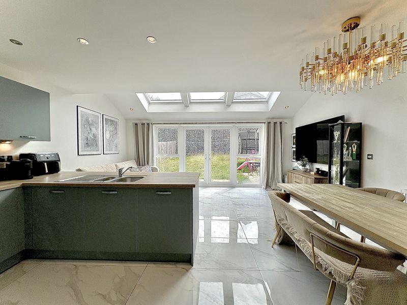 Dining kitchen