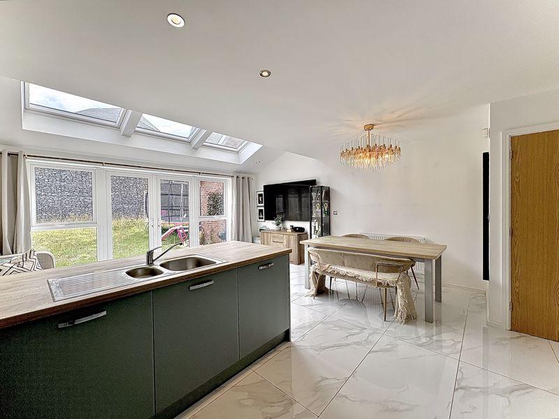 Dining kitchen