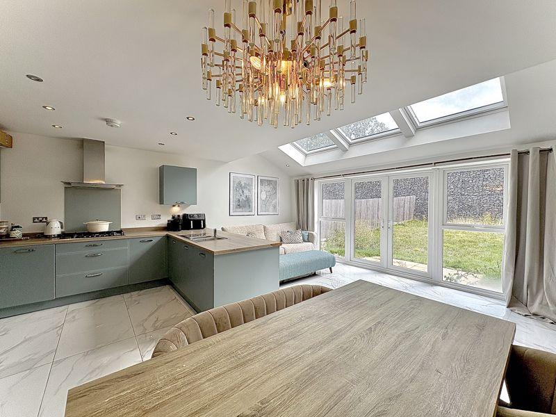 Dining kitchen
