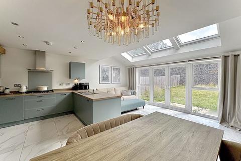 8 Babbington Drive, Bilston, WV14 0SW