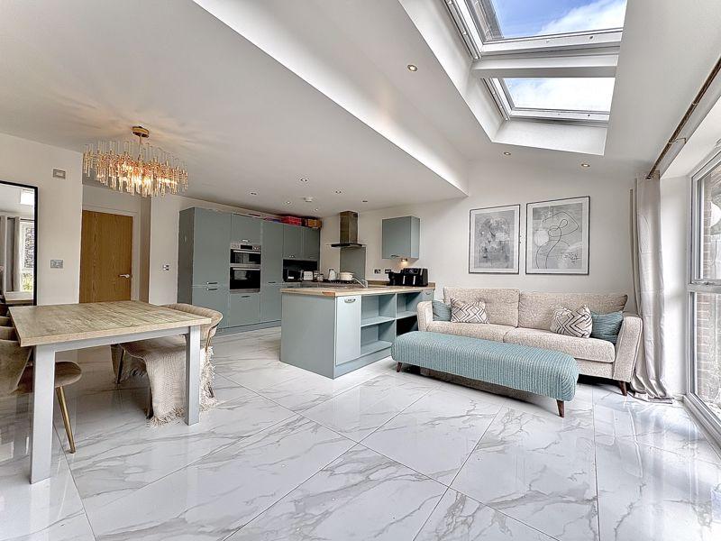 Dining kitchen