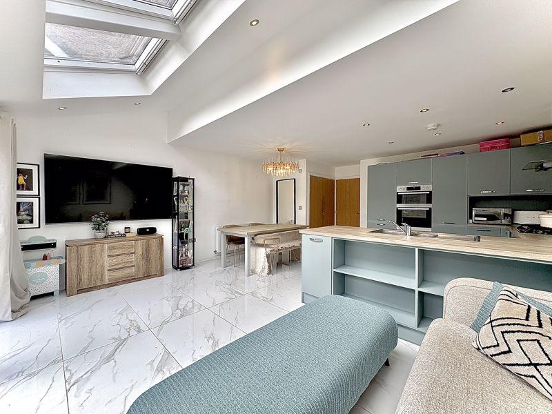 Dining kitchen
