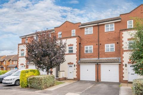 3 bedroom terraced house for sale, Coopers Gate, Banbury - No onward chain