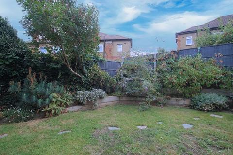 31 Ranmoor Gardens, Harrow, HA1 1UQ