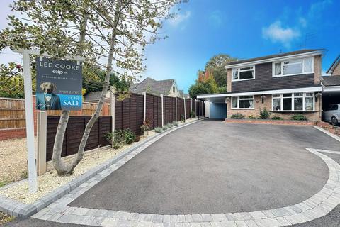 10 Aldwyck Drive, Wolverhampton, WV3 8NE