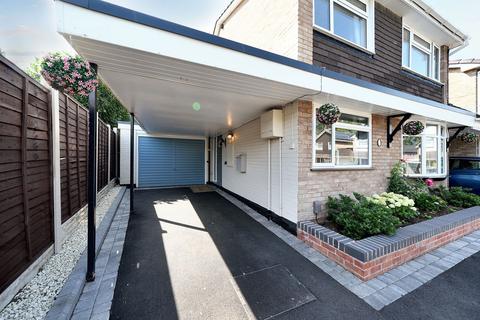 10 Aldwyck Drive, Wolverhampton, WV3 8NE