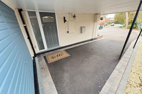 10 Aldwyck Drive, Wolverhampton, WV3 8NE