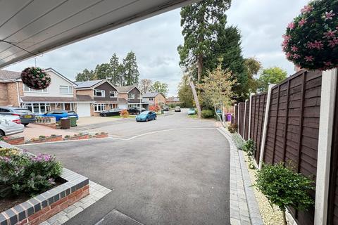 10 Aldwyck Drive, Wolverhampton, WV3 8NE