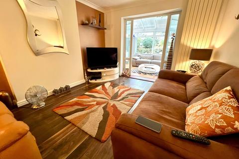 undefined, Manor View, Par PL24