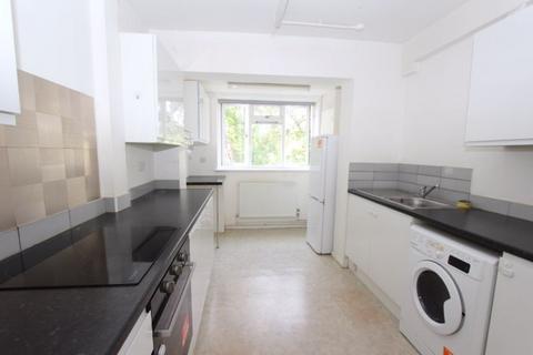 37 Radcliffe Gardens, Carshalton, SM5 4PG