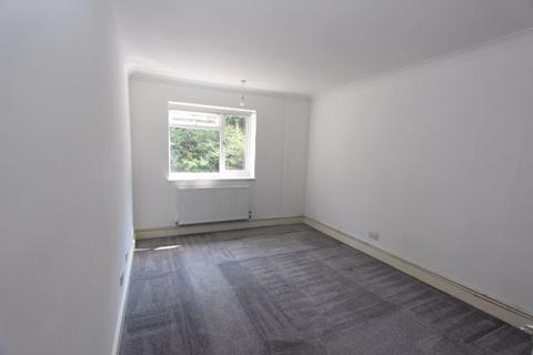 37 Radcliffe Gardens, Carshalton, SM5 4PG