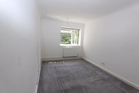 37 Radcliffe Gardens, Carshalton, SM5 4PG