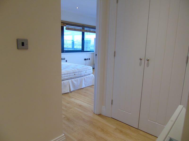 Apartment in Oxford, Blackbird Leys - More
