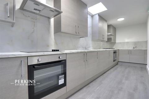 undefined, Northolt, UB5