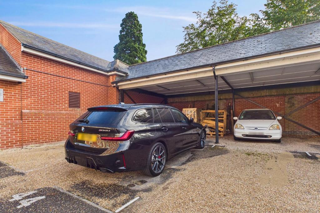 CAM01659 G0-PR0559-STILL001.jpg