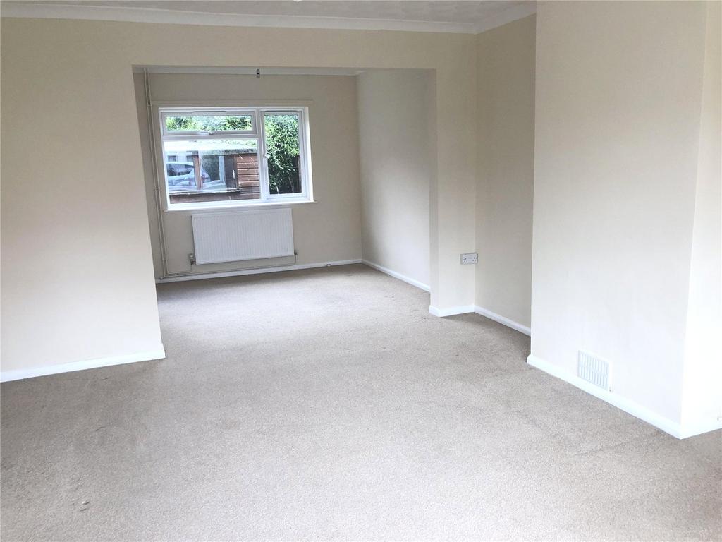 Lounge/Dining Area