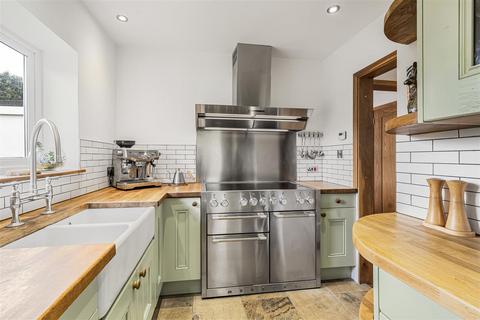 undefined, Westonfields, Totnes