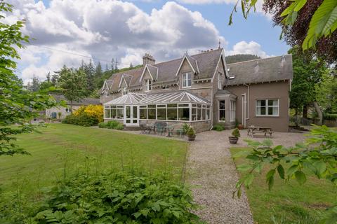 Hospitality for sale, 45 Braemar Rd Ballater AB35 5RQ