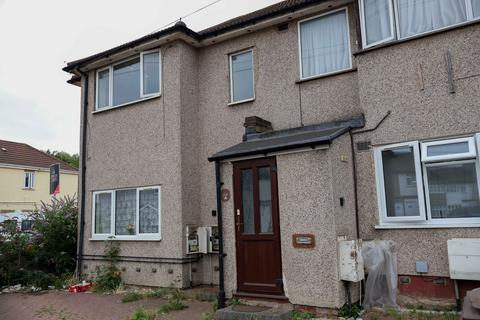 2 bedroom flat for sale, Oval Road South, Dagenham RM10