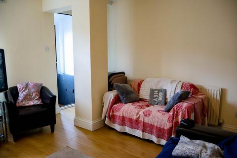 2 bedroom flat for sale, Oval Road South, Dagenham RM10