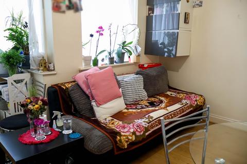 2 bedroom flat for sale, Oval Road South, Dagenham RM10