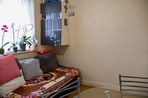 2 bedroom flat for sale, Oval Road South, Dagenham RM10