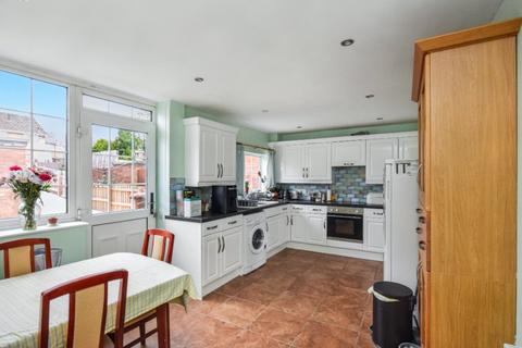 undefined, Standbridge Close, Wakefield
