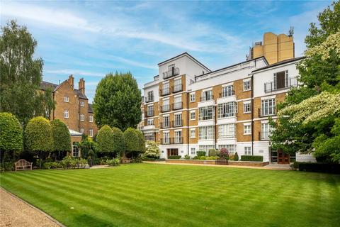 Maple Lodge, Abbots Walk, Kensington Green, London, W8