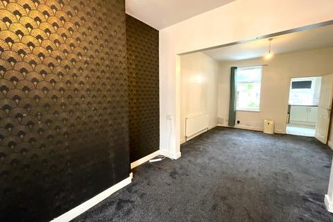 3 bedroom terraced house to rent, Jarratt Street, Hyde Park, DN1