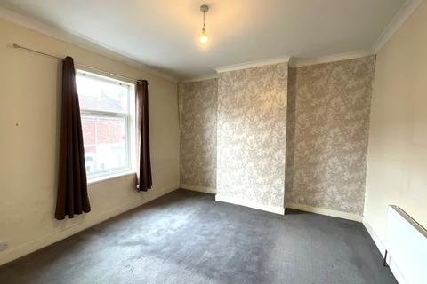 3 bedroom terraced house to rent, Jarratt Street, Hyde Park, DN1