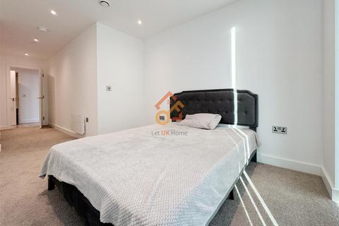 2 bedroom flat to rent, 11 Silvercroft Street, Manchester, M15