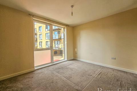 1 bedroom apartment for sale, Ashflower Drive, Romford, RM3