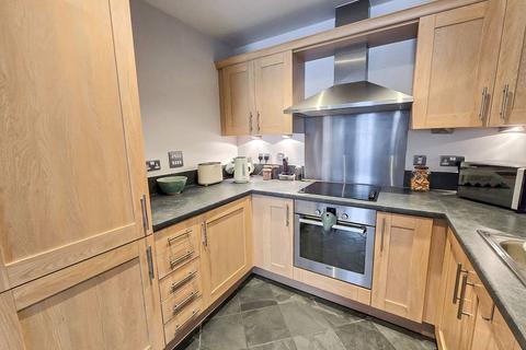 2 bedroom apartment to rent, Carmichael Avenue, Greenhithe DA9
