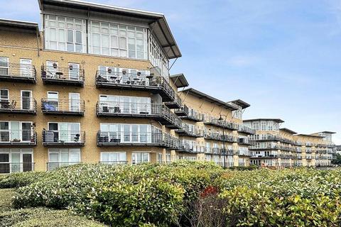 2 bedroom apartment to rent, Carmichael Avenue, Greenhithe DA9