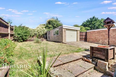 66 Breydon Way, Lowestoft, NR33 9AT