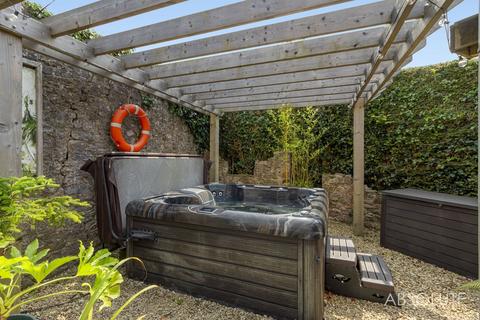 4 bedroom detached house for sale, Furzehill Road, Torquay, TQ1