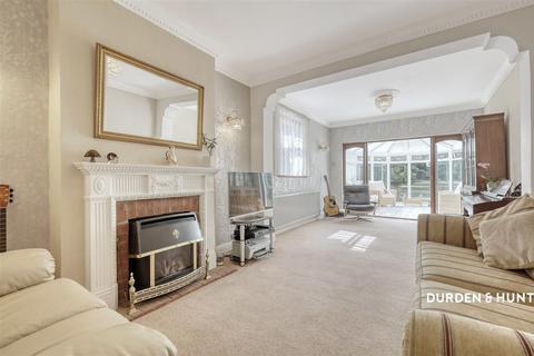 4 bedroom detached house for sale, Curtis Road, Emerson Park, RM11