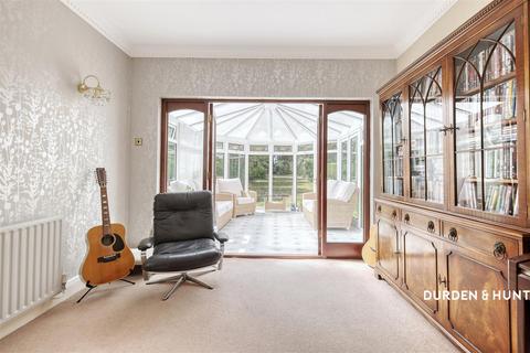 4 bedroom detached house for sale, Curtis Road, Emerson Park, RM11