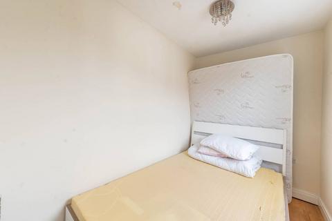 1 bedroom flat for sale, Vicars Bridge Close, Alperton, Wembley, HA0