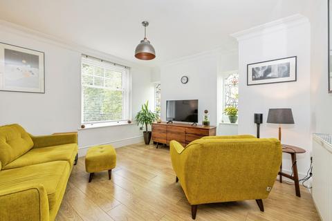 2 bedroom flat for sale, Cross O'Cliff Hill, Lincolnshire LN5