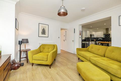 2 bedroom flat for sale, Cross O'Cliff Hill, Lincolnshire LN5