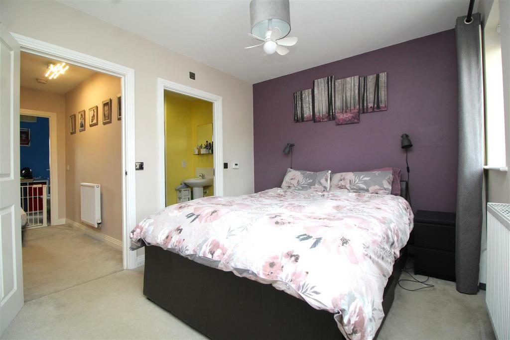 Bedroom 1 .JPG