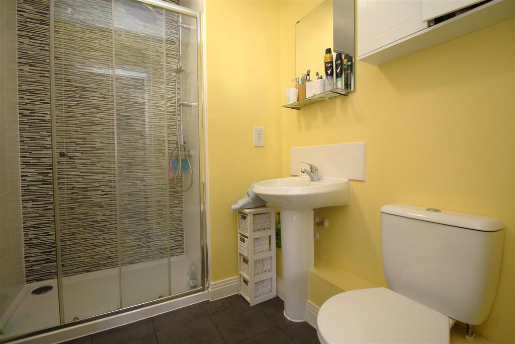 Ensuite.JPG