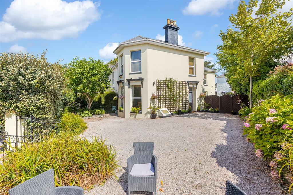 A02 - Bridge Road Torquay, Olivet - 250814.jpg